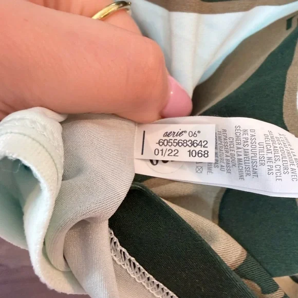 OFFLINE by Aerie Real Me V-Neck Ruched Crop Top - Camo Leaf - M - Picture 6 of 8